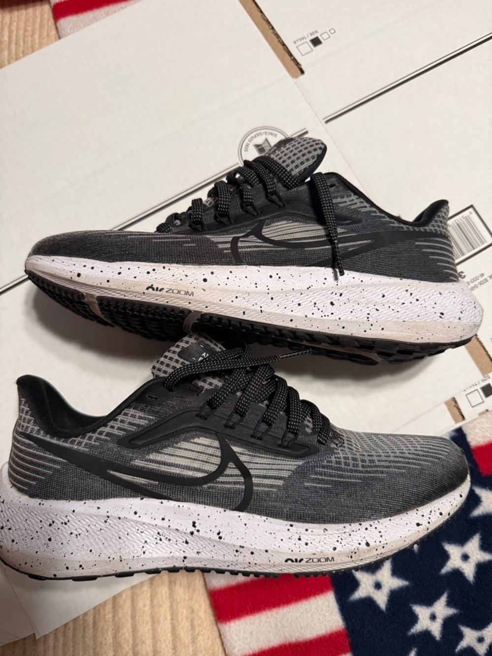 Nike Air Zoom Pegasus 39 'Black Dark Smoke Grey' - Picture 7 of 7